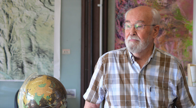 La medalla “Leopold von Buch 2023” fue entregada al Dr. Víctor Ramos, uno de los geólogos argentinos que más conoce la Cordillera de los Andes