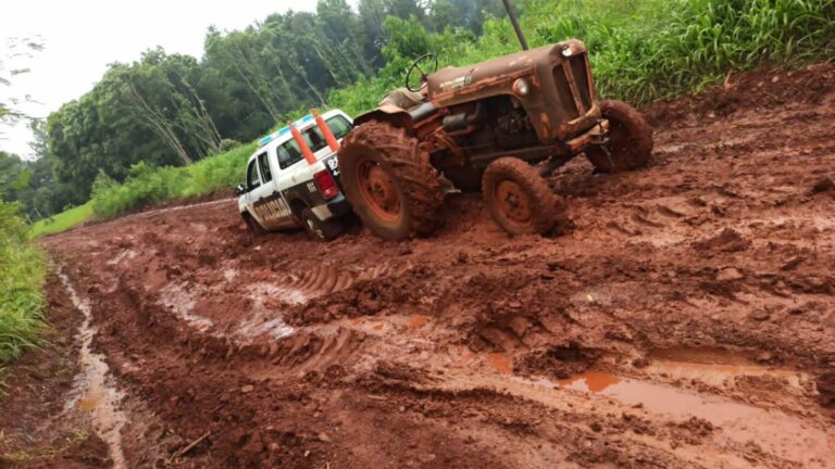 Misiones | Preocupación del sector de la producción forestal y la comunidad rural ante el deterioro de los caminos terrados municipales y provinciales