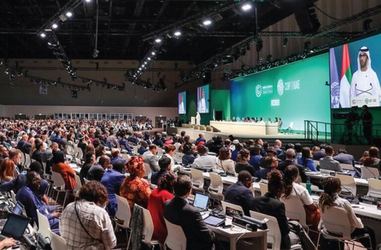 COP28 | Cerró la cumbre sin un acuerdo global que responda a la magnitud de la crisis climática, pero marcó un avance en la transición energética