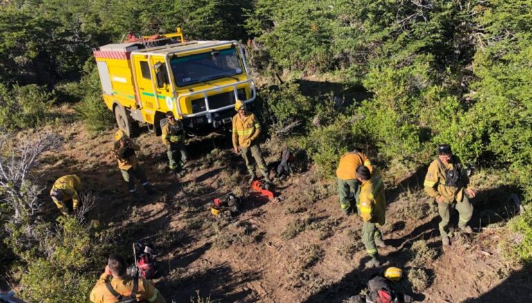 Chubut | Con más de 25 días de lucha contra el incendio en Los Alerces, los brigadistas lograron controlar y contener el fuego