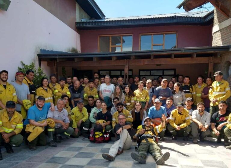 Priorizando la Salud Mental: SPLIF de Río Negro se une a profesionales para apoyar a brigadistas y la comunidad tras los incendios forestales 