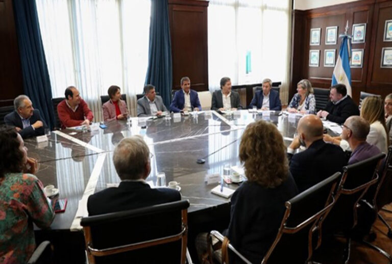 Para la industria de Celulosa y Papel es clave avanzar en un proyecto de ley de promoción de grandes inversiones en el país