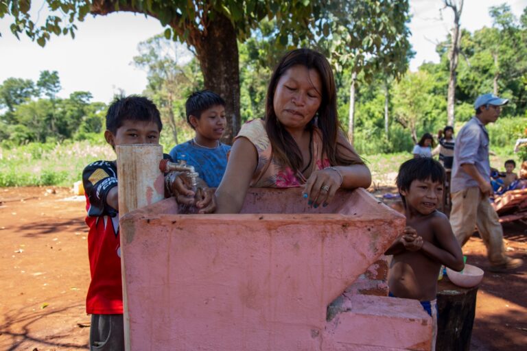 Misiones | Organizaciones indígenas advierten que la falta de acceso al agua segura afecta a más de 30 comunidades en la provincia