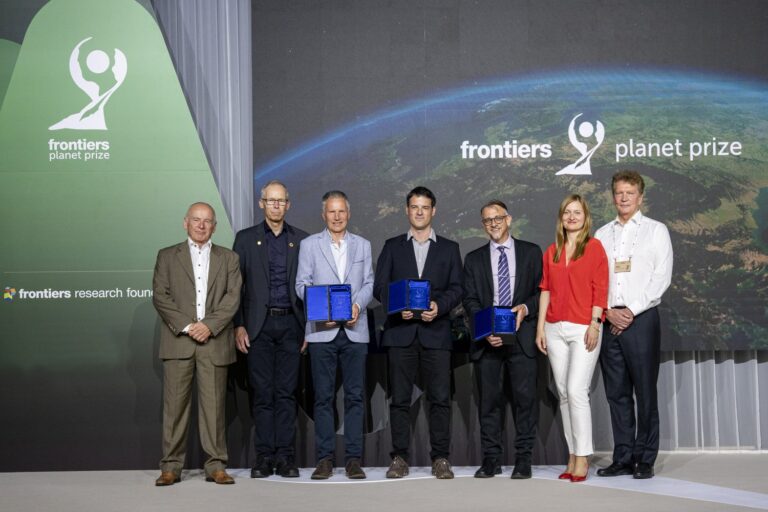 Ecólogo argentino e investigador del Conicet, que identificó factores humanos que influyen en la pérdida de biodiversidad, ganó el premio internacional Frontiers Planet