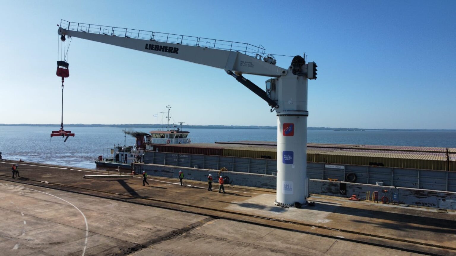 Puerto Posadas : Con 80 contenederos de productos forestales partir&aacute; la &uacute;ltima carga del a&ntilde;o y proyectan triplicar la operatividad para 2025