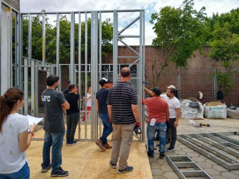 El agua en la construcción | ¿Cómo reducir el uso de este recurso vital para el mundo?