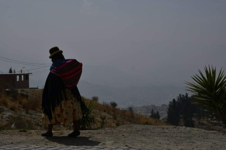 Bolivia pide ayuda internacional tras declarar la emergencia nacional y el alerta sanitaria por incendios forestales