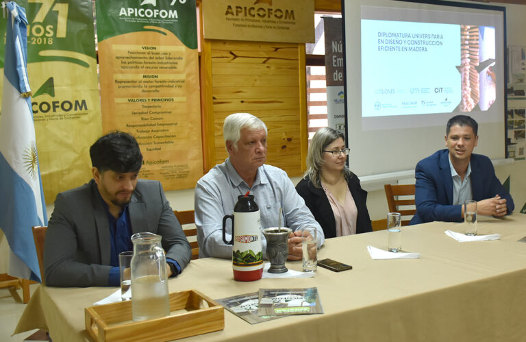 APICOFOM presentó a la comunidad la nueva diplomatura universitaria en Diseño y Construcción Eficiente en Madera