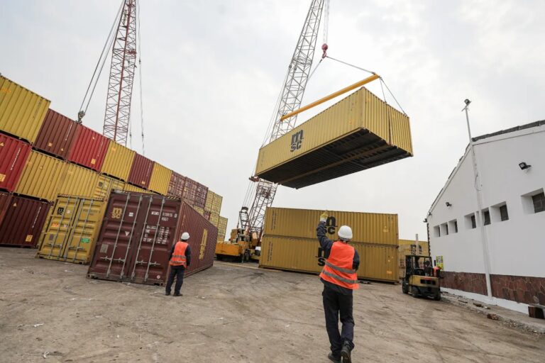 Inversiones en infraestructura y eficiencia operativa son necesarias para reducir costos logísticos y potenciar la competitividad internacional en la foresto-industria