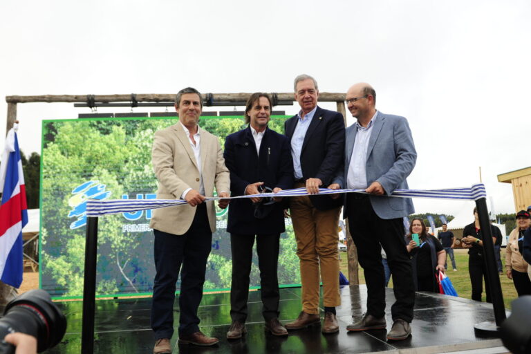 URUFOREST 2024 | Con más de 200 expositores y la presencia de Lacalle Pou, inauguraron la primera feria forestal, del agro y el ambiente en Uruguay