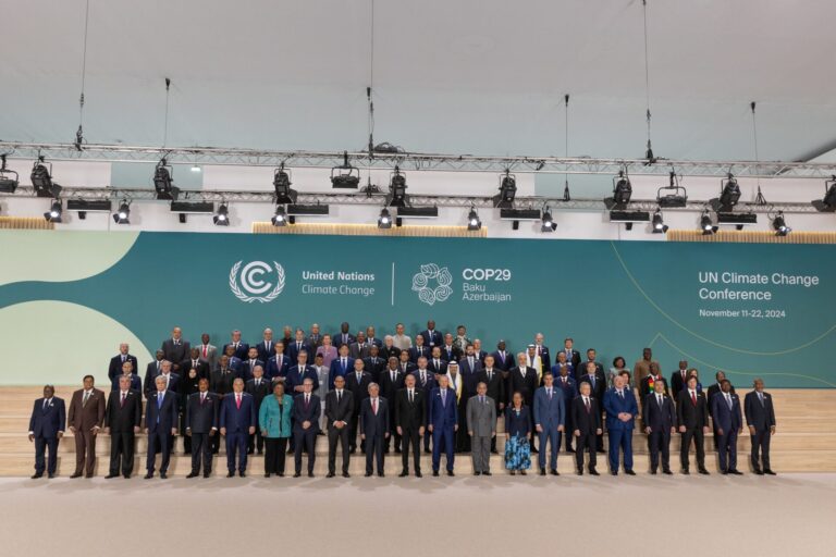 COP29 en Bakú | Críticas por un débil acuerdo financiero en la cumbre de la ONU: «frena la acción climática»