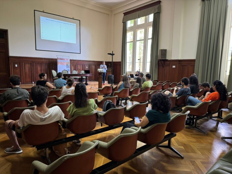 El LIMAD de la UNLP abrió sus puertas en las jornadas de divulgación para exponer sus líneas de trabajo y fortalecer la colaboración con el sector forestal