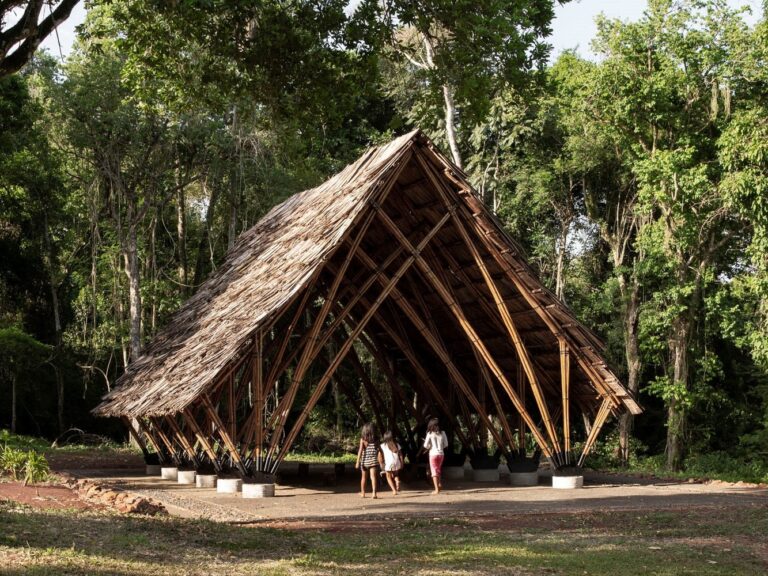 Misiones | La experiencia en la construcción de un Centro Comunitario indígena con Bambú, una obra que unió tradición y sustentabilidad