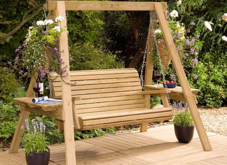 Más madera | Hamacas, camas colgantes y rincones especiales para relajarse en verano