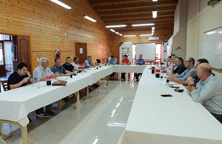 Foresto-industria: PyMEs de APICOFOM gestionan con Sergio Iraeta medidas para reactivar el sector ante la crisis del mercado forestal 