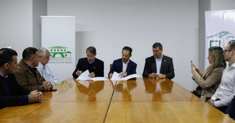 Paraguay | Universidad y empresa forestal firman acuerdo para impulsar proyecto sobre Bases para la gestión de los recursos naturales en la estancia Saladillo