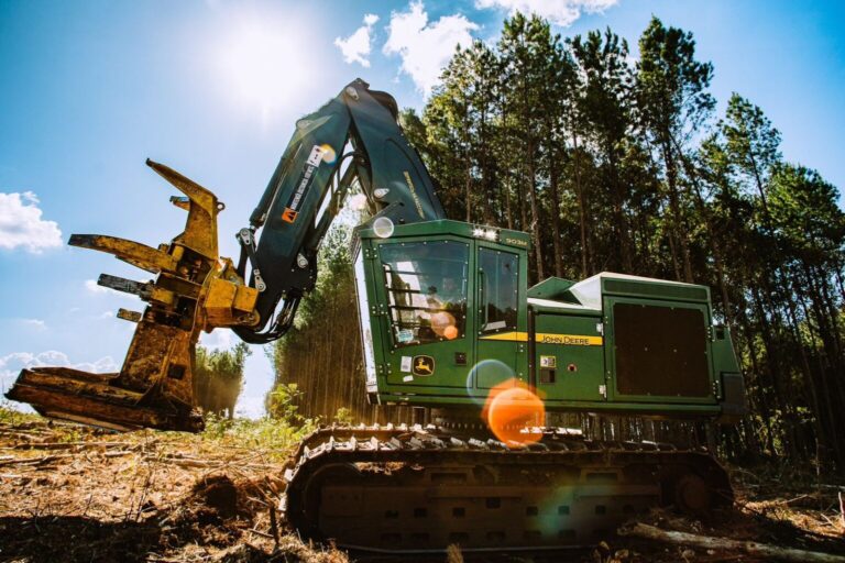 Interagrovial consolida la presencia de John Deere en Argentina: nueva sede en Eldorado y expansión estratégica en los polos foresto-industriales
