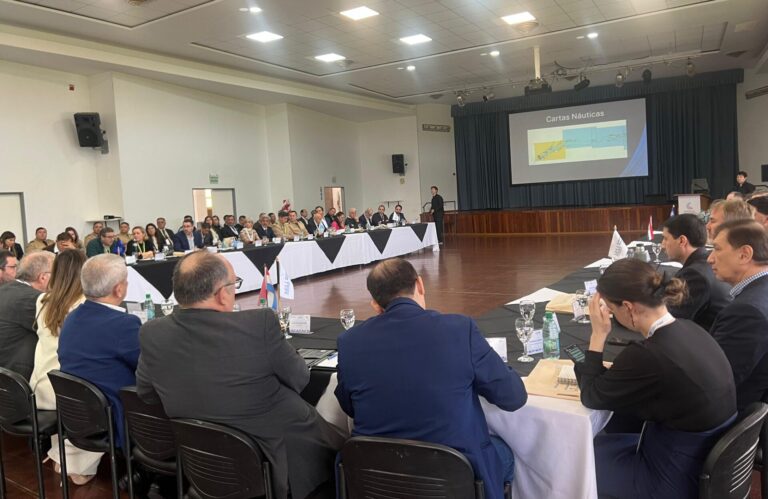Con gran expectativa del sector privado, concluyó el I Foro Binacional de la Hidrovía en Posadas