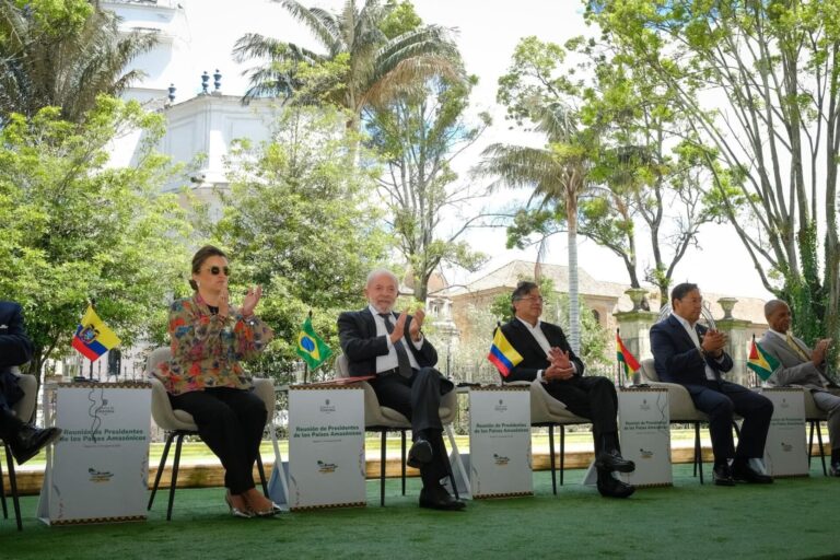Colombia | Nuevo informe revela que los bloques de petróleo y gas en zonas de la Amazonía plantean riesgos financieros, ambientales y de derechos humanos