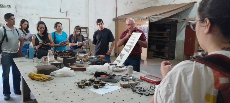 Entre Ríos | INTA Concordia, Municipalidad y CEDEFI impulsan la formación en carpintería con un curso de armado de muebles placa