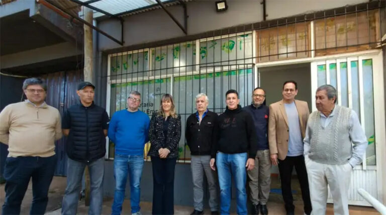 Corrientes | Trabajadores cierran acuerdo con Forestadora Tapebicuá y desde el lunes se reactiva la fábrica en forma progresiva  y con nuevo dueño