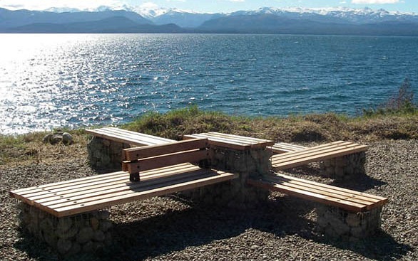 Más madera | Espacios públicos reconectan con la naturaleza con diseño y mobiliario urbano más sostenibles