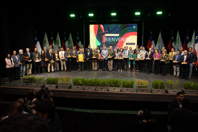 Chile | Distinguieron a personas, PyMEs y organizaciones por su aporte al desarrollo forestal en Constitución