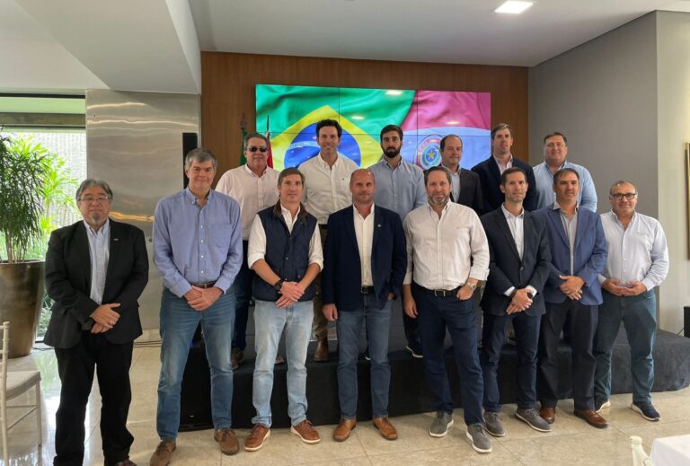 Santiago Peña lideró misión comercial de empresarios forestales para fortalecer negocios en la región del Mato Grosso do Sul