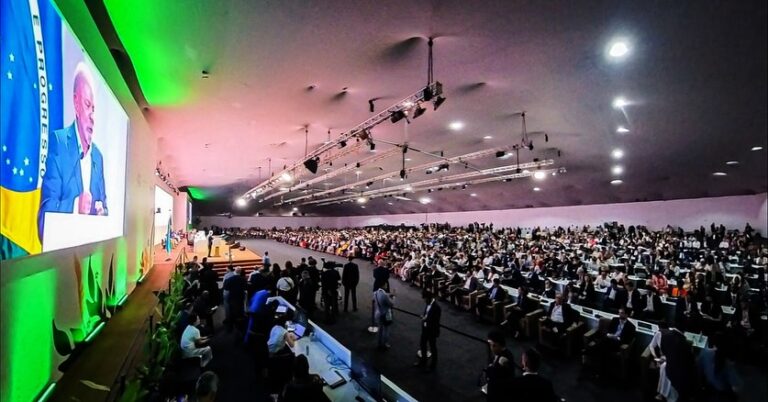 COP30 | Lula insta a “derrotar a los negacionistas” del cambio climático y alerta sobre los riesgos de ignorar la evidencia científica