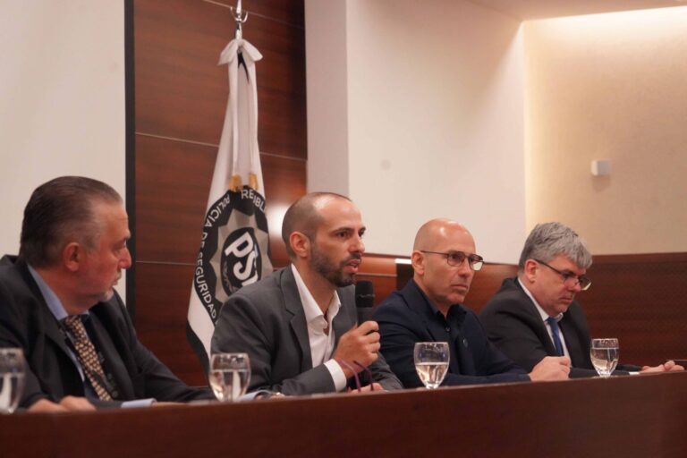 Tráfico de fauna silvestre | Argentina avanza en un protocolo nacional para prevenir delitos ambientales en aeropuertos internacionales