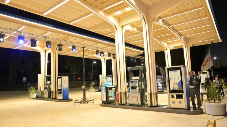 Copec inaugura primera estación de combustibles construida 100% en madera en Chile