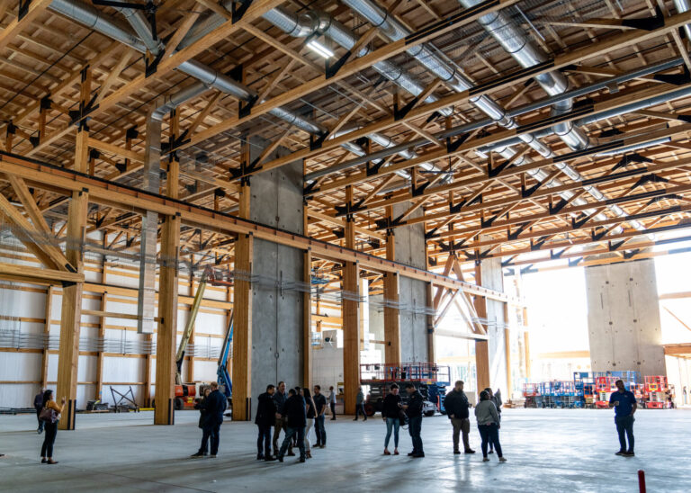 Nuevo estudio internacional destaca la construcción industrial con madera por su eficiencia y menor huellla de carbono