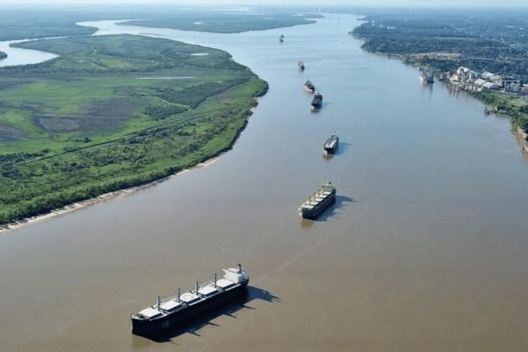 La hidrovía y el transporte fluvial en Argentina: el desafío aguas arriba