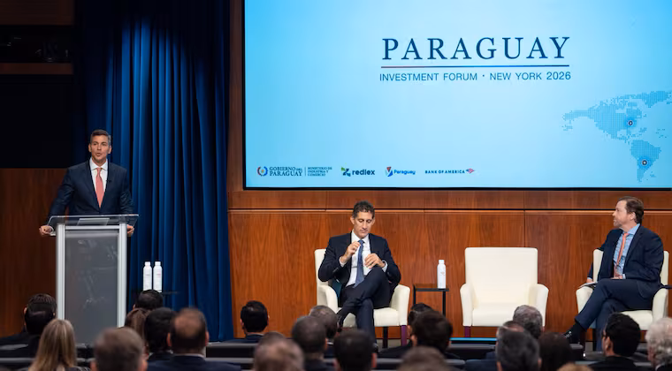 Santiago Peña presenta el potencial de Paraguay ante 150 inversores en Nueva York