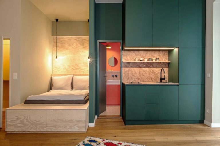 Más madera | Espacios pequeños con ideas prácticas de muebles que maximizarán las áreas
